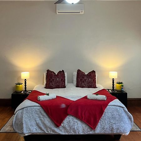 Toni'S Cottage Graaff-Reinet 外观 照片