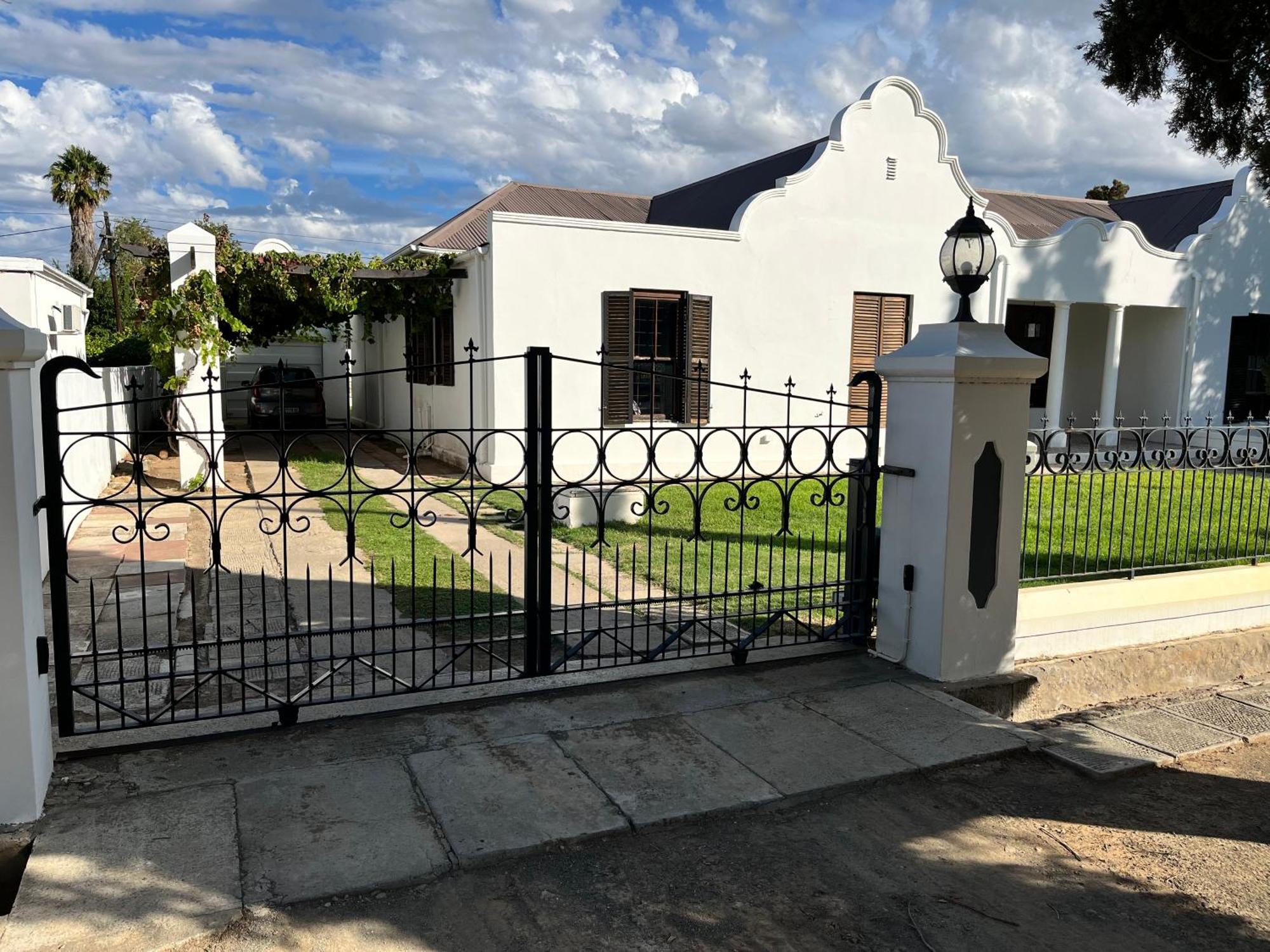 Toni'S Cottage Graaff-Reinet 外观 照片