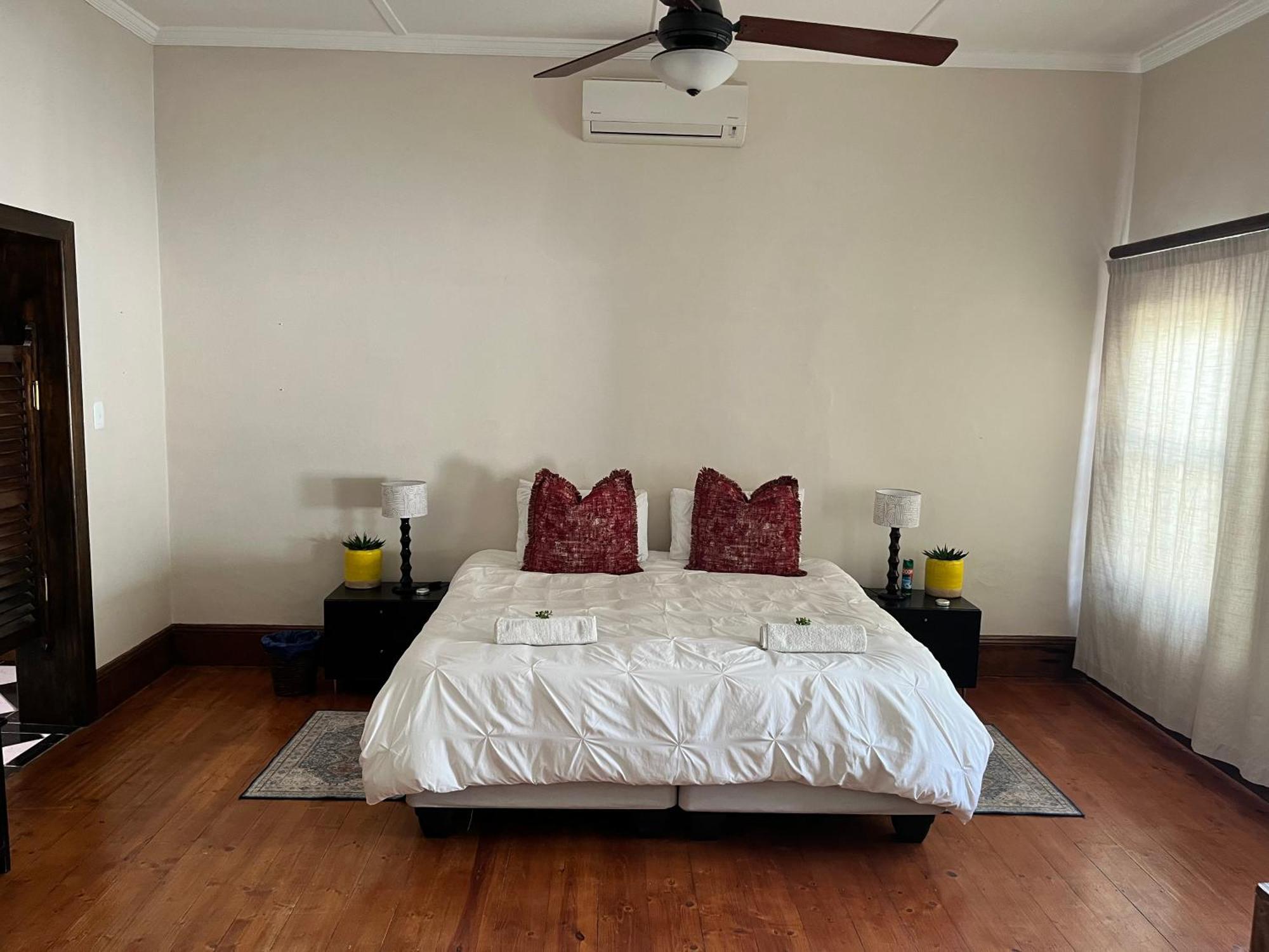 Toni'S Cottage Graaff-Reinet 外观 照片