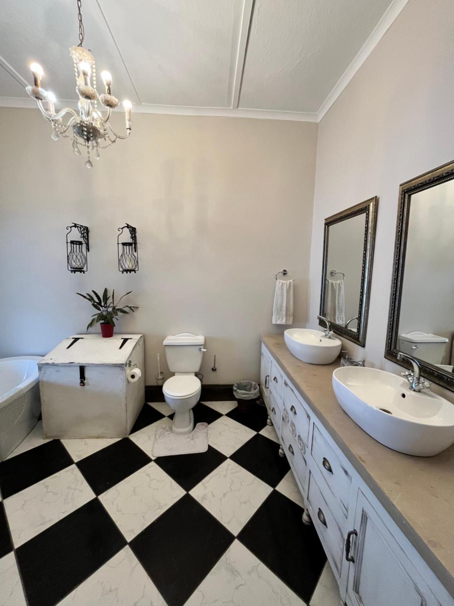 Toni'S Cottage Graaff-Reinet 外观 照片