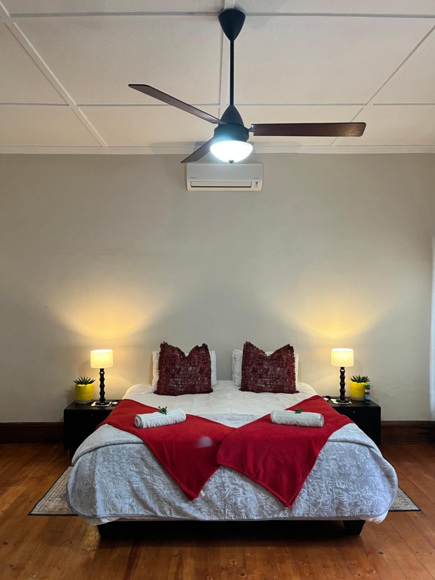 Toni'S Cottage Graaff-Reinet 外观 照片